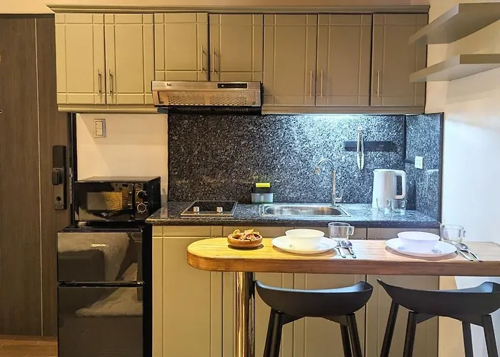 Apartment Bbricks Alabang Beside Festival Mall *